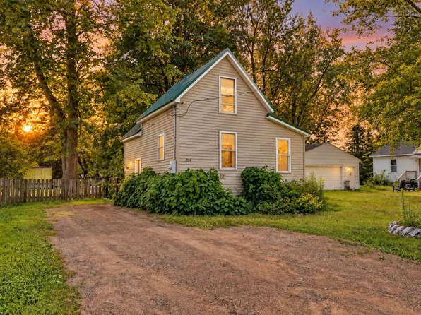204 Noble St, Hinckley, MN 55037