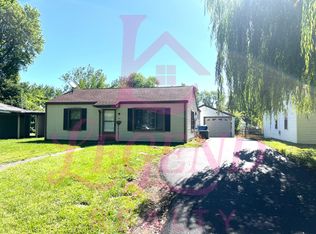 24 Rissant Dr, Florissant, MO 63031