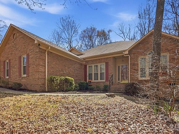 2nd image of 306 Old Hickory Rd