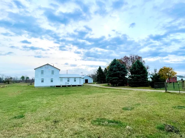 5671 Blair Rd, Reading, MI 49274