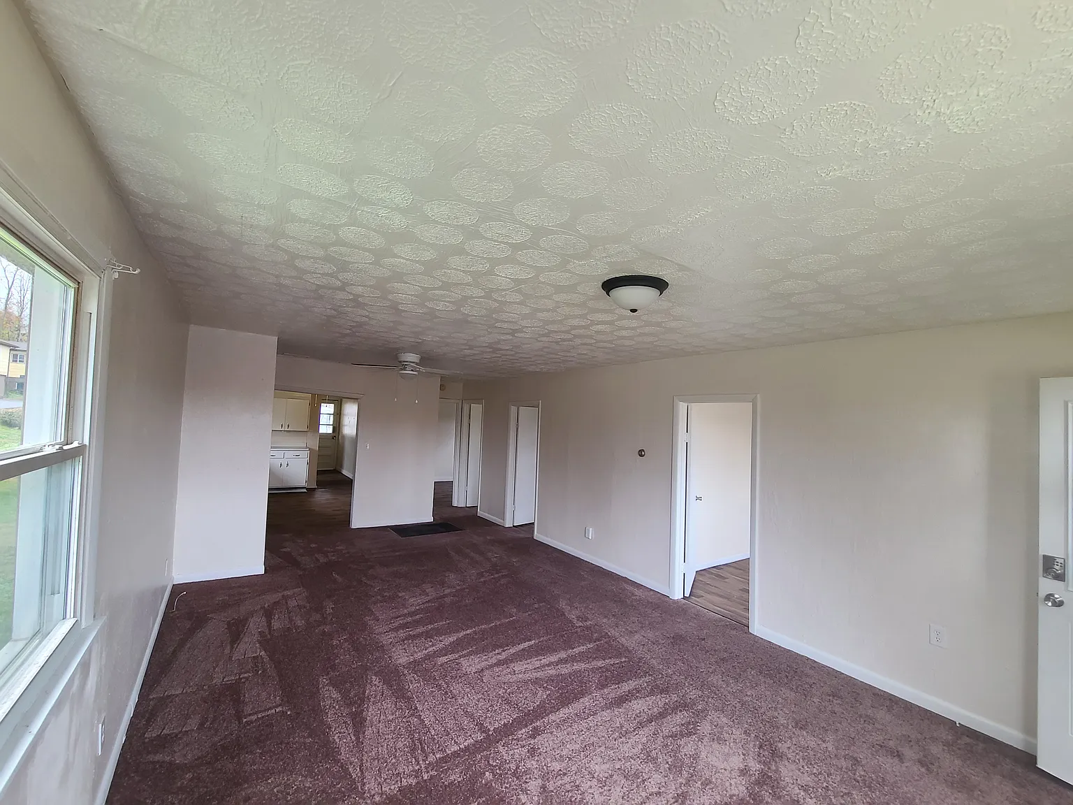 3 bed, 1200 sqft, $1,195 — Photo 4