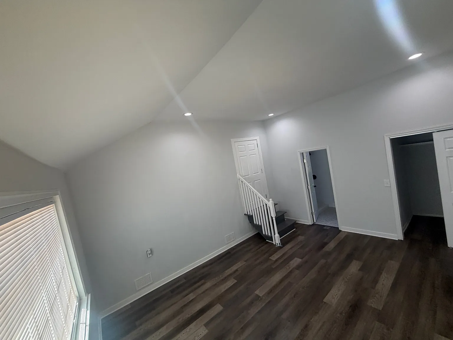 4 bed, 4.5 bath, 2748 sqft, $700 — Photo 4