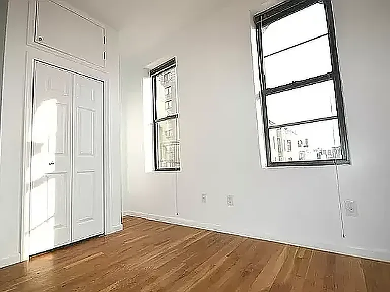 41 Henry St #7 — Photo 4
