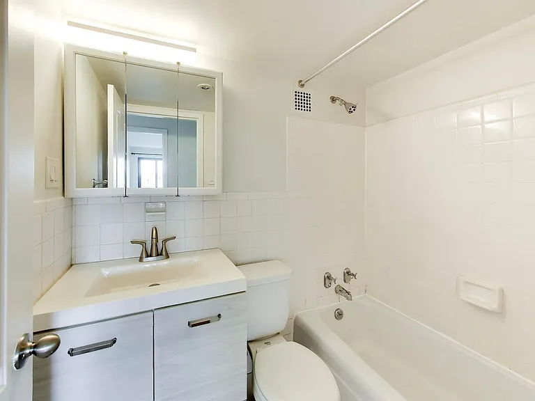 1816 New Hampshire Ave NW #1004 — Photo 12