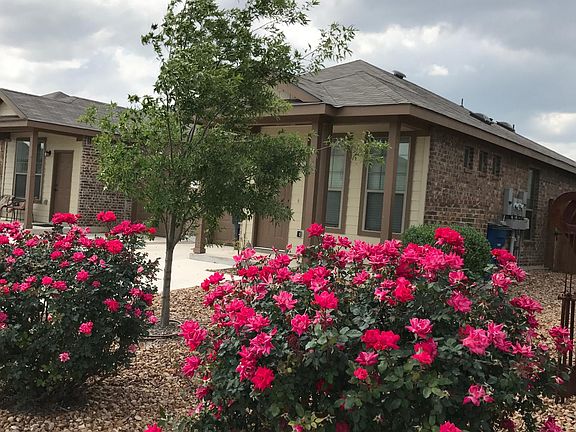 2nd image of 509 Creekside Cir