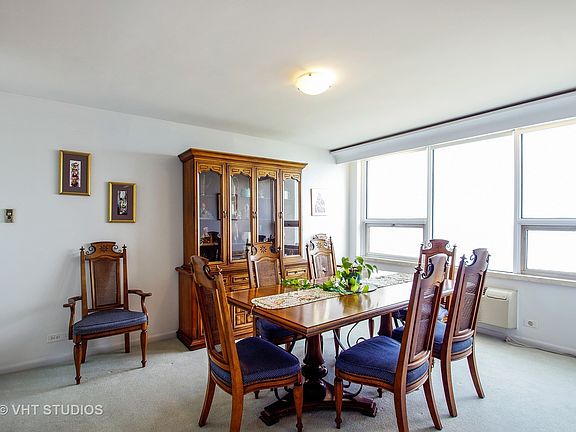 4th image of 5733 N Sheridan Rd APT 15B