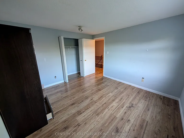 61 Ashley Cres — Photo 28
