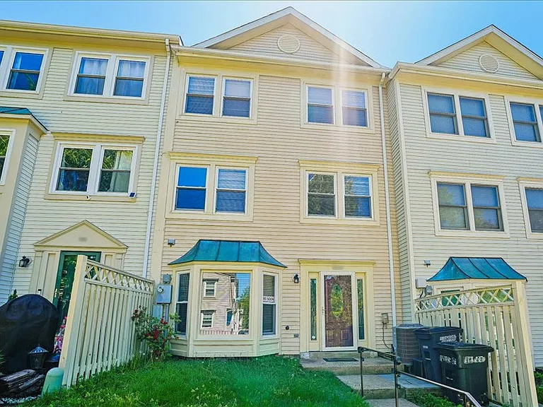 12123 Salemtown Dr — Photo 3