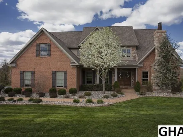 84 Foxfire Ln, Lewisberry, PA 17339