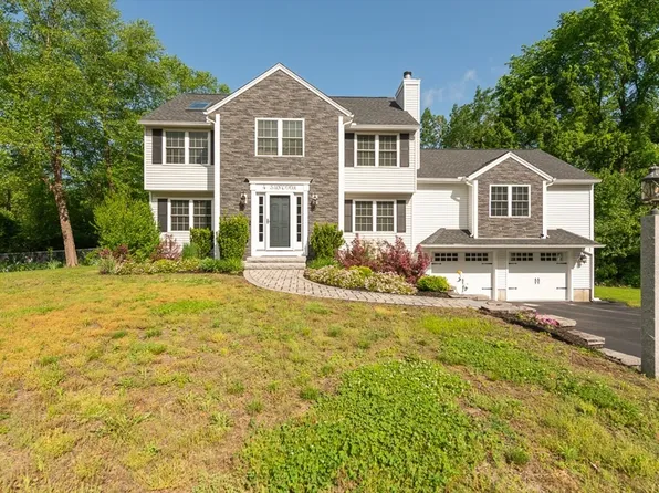 4 Suncook Dr, Pepperell, MA 01463