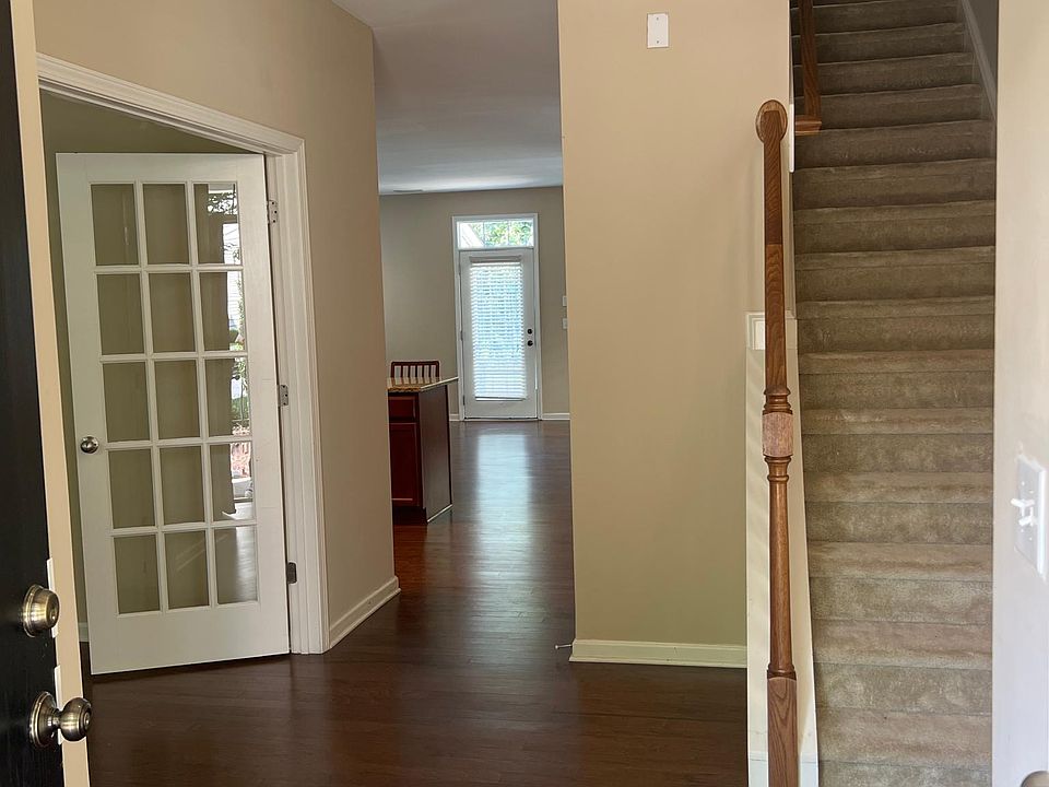 2nd image of 936 Ileagnes Rd