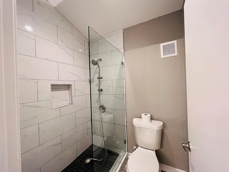 2121 El Paseo St #2204 — Photo 9