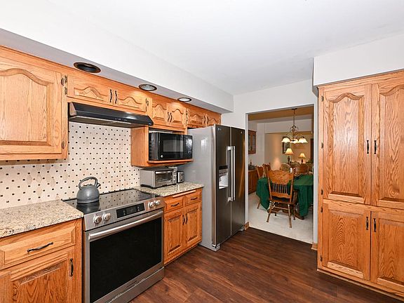 3rd image of 3998 S Victoria CIRCLE