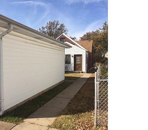 Walkway from garage