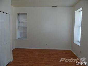 5th image of 3863 Blaine Ave