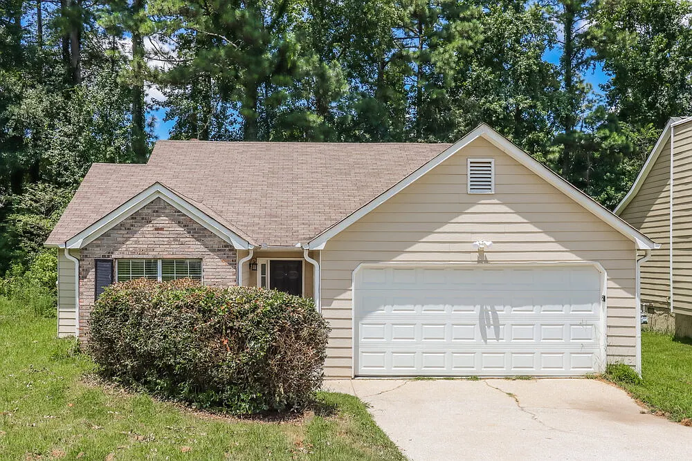 3 bed, 2.0 bath, 1391 sqft, $1,985 — Photo 1