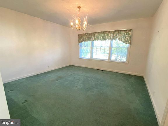 4th image of 605 E Jewell St