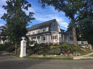 2 Storer Ave, Pelham, NY 10803