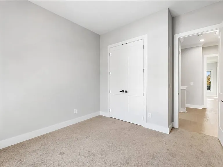 2035 Parkside Ln — Photo 36