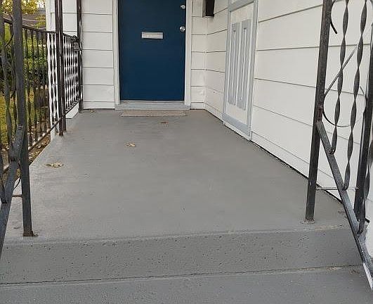 2nd image of 315 Young St