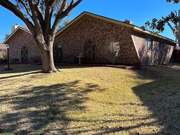 2nd image of 3109 Lindenwood Dr
