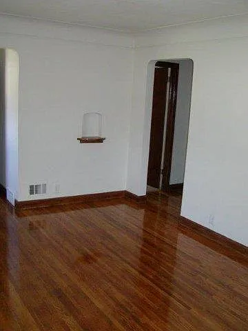 2752 Ewing Ave N — Photo 7