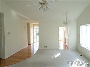 5th image of 35838 Elmira St
