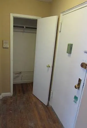 2 bed, 850 sqft, $2,500 — Photo 3