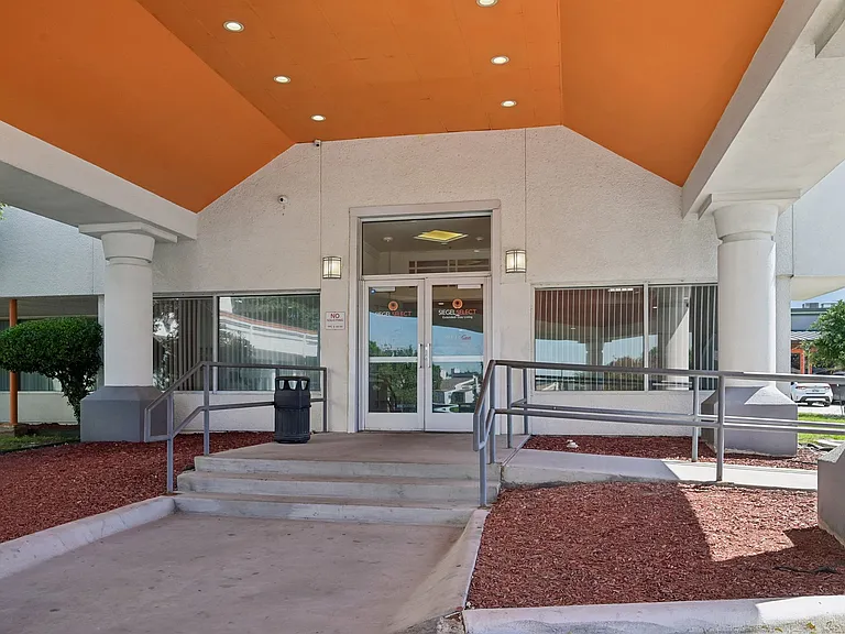 11350 Lyndon B Johnson Fwy — Photo 29