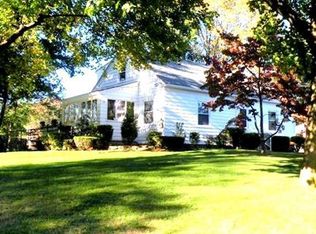 2 Greenacre Ln, East Longmeadow, MA 01028