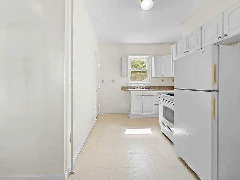 8 Richardson St — Photo 18