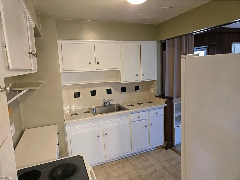 646 Roland Dr — Photo 5