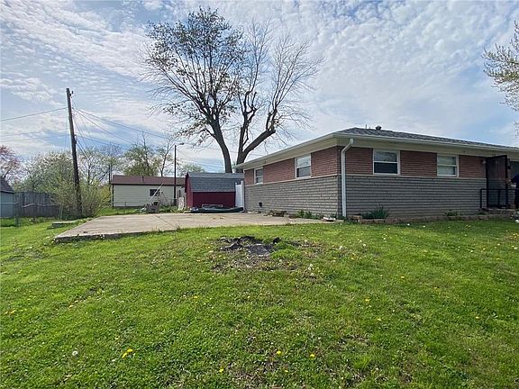 3rd image of 306 S Worth Ave