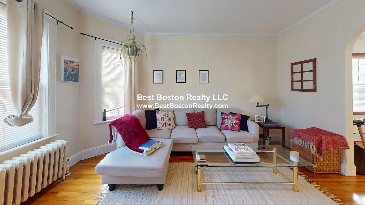 2 bed, 1.0 bath, 1200 sqft, $2,700 — Photo 1