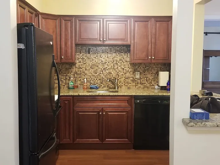 1126 Waterford Dr — Photo 4