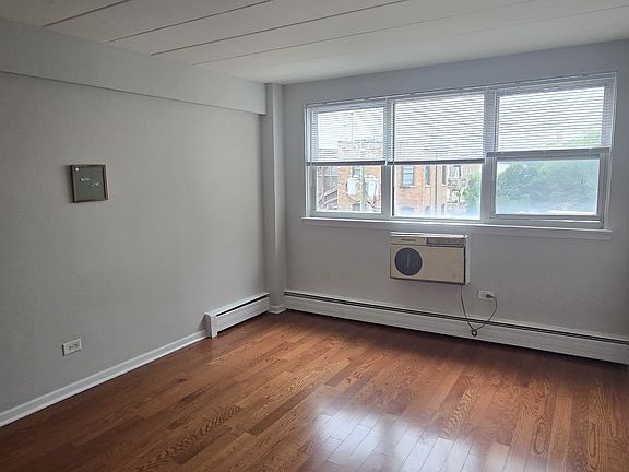 2nd image of 1158 W Farwell Ave #401