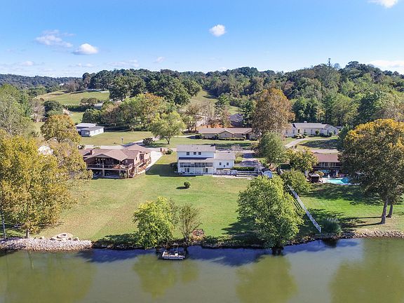 2nd image of 1937 River Shores Dr