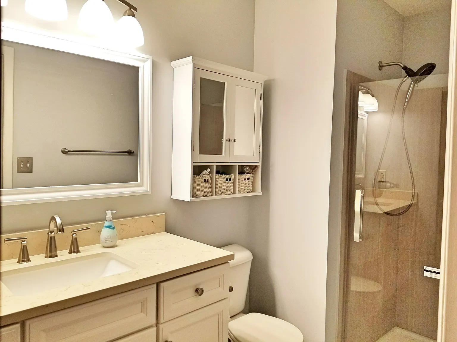 3 bed, 1306 sqft, $2,845 — Photo 3