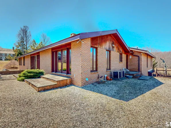 19 Marchant Road, Redding, CT 06896