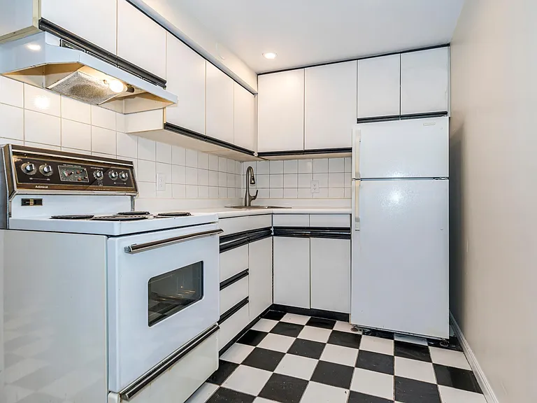 144 Madison Ave #A1 — Photo 4