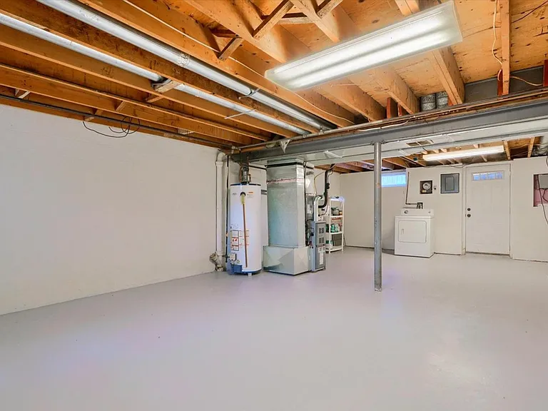 8431 Harris Ave — Photo 13
