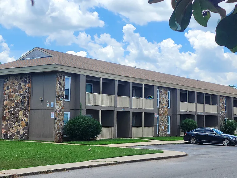 3813 Triana Blvd SW #201-E — Photo 36