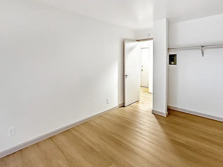 3600 Dimond — Photo 31