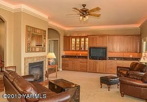 5th image of 760 Riverview Dr