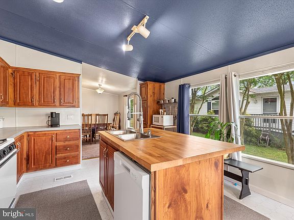4th image of 23145 Talbot Dr