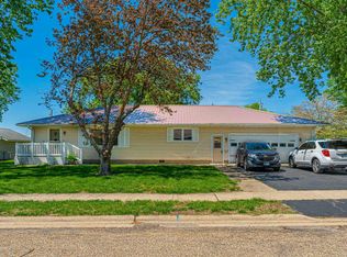 320 N West Ave, Mason City, IL 62664