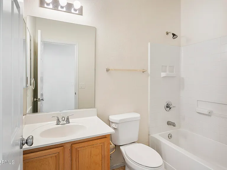1042 W Desert Basin Dr — Photo 12