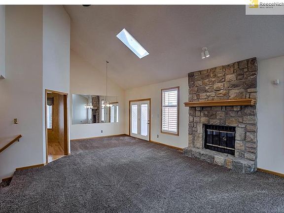 3rd image of 635 NE Saint Andrews Cir