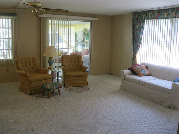 5th image of 104 Royal Palm Dr