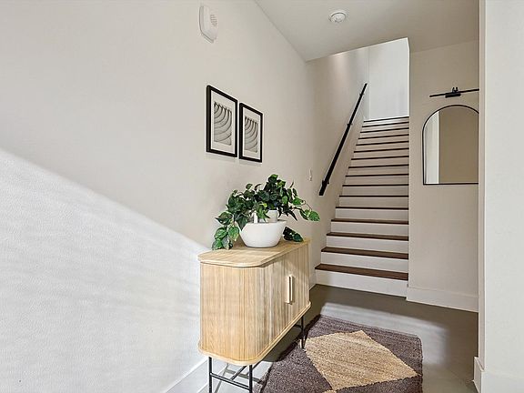 5th image of 4640 Munger Ave #109